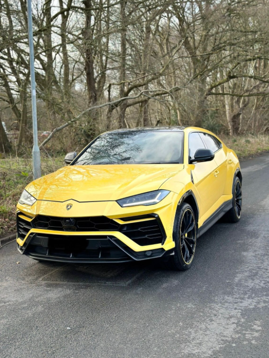 Lamborghini Urus Yellow